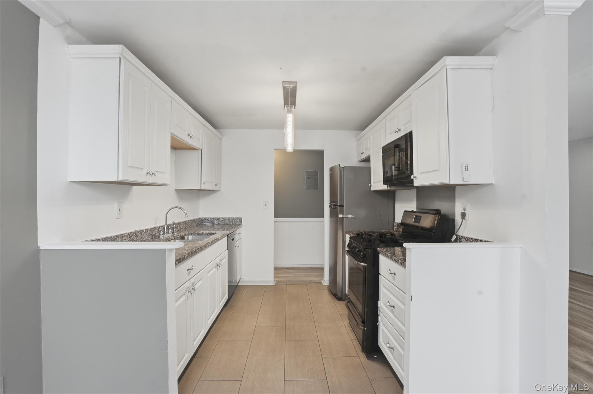 #8 photo, 3 Hook Road, Poughkeepsie , NY 12601