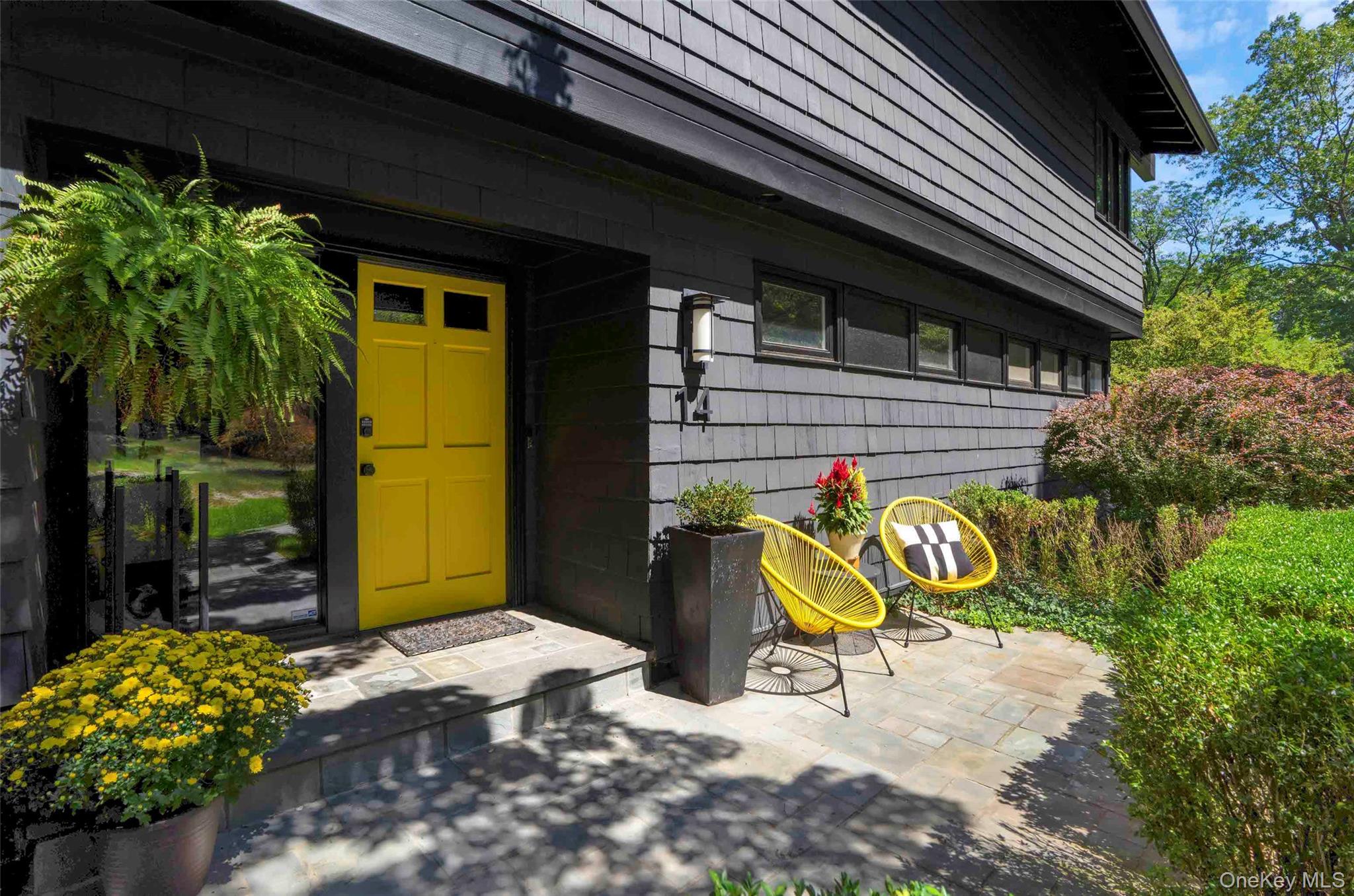 #2 photo, 14 Leatherstocking Lane, Mamaroneck , NY 10543