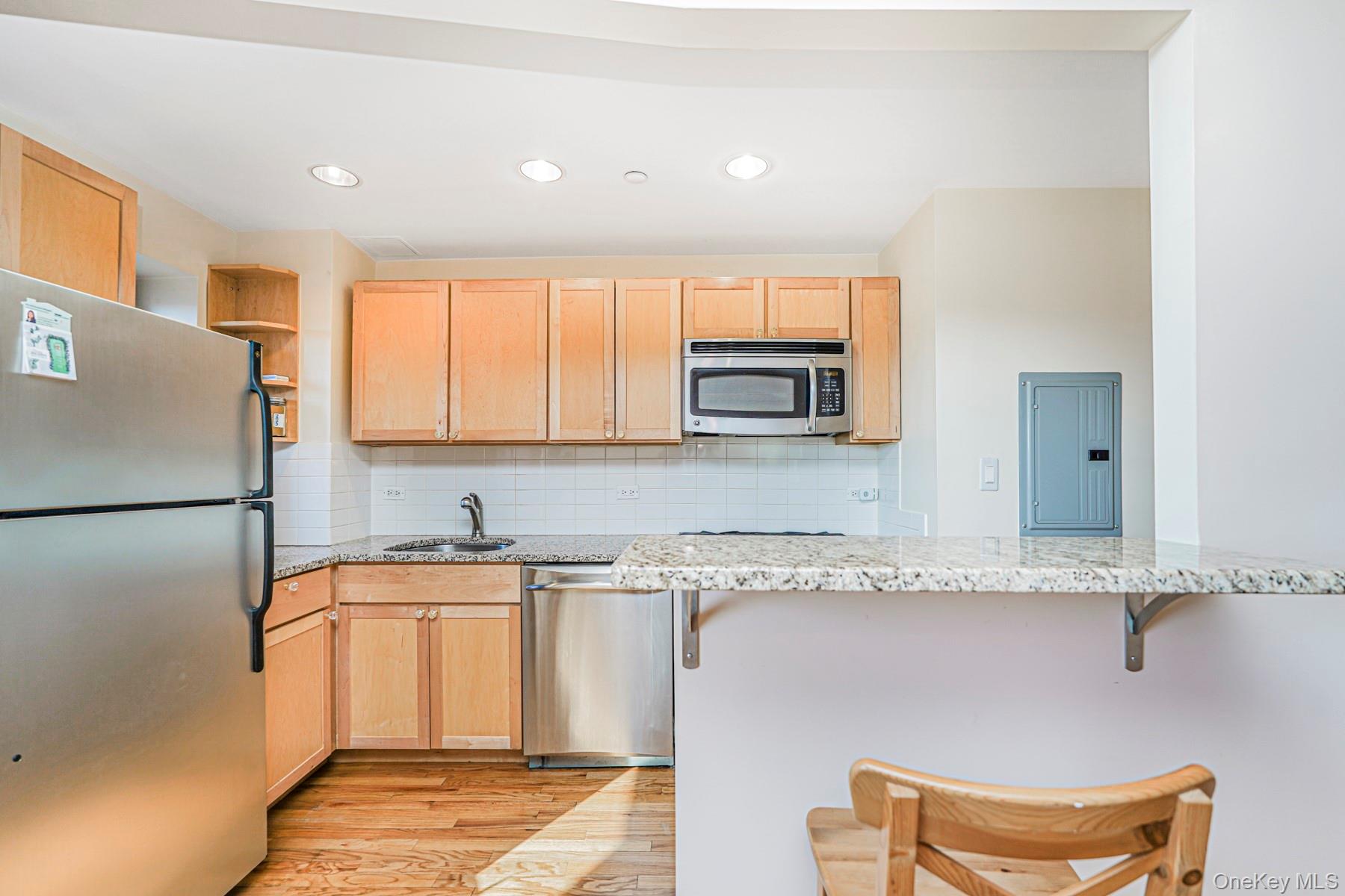 #12 photo, 775 Lafayette, 브루클린 Brooklyn , NY 11221