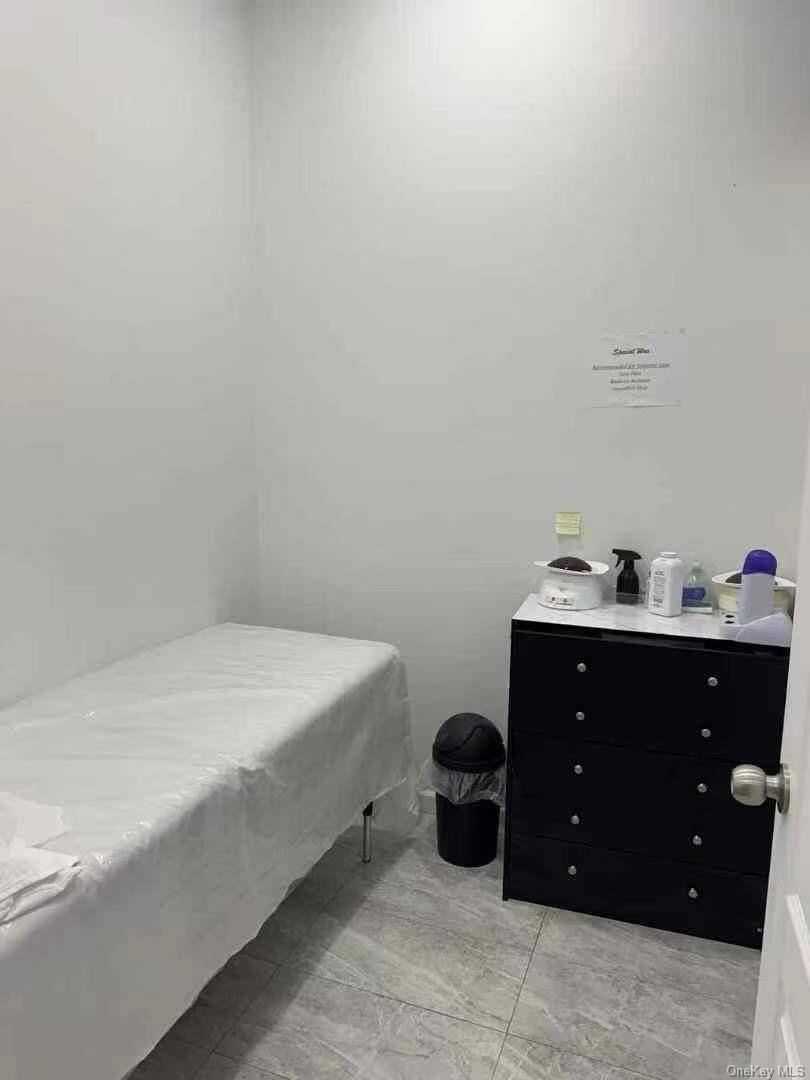 #4 photo, 2295 Hempstead Turnpike, East Meadow , NY 11554