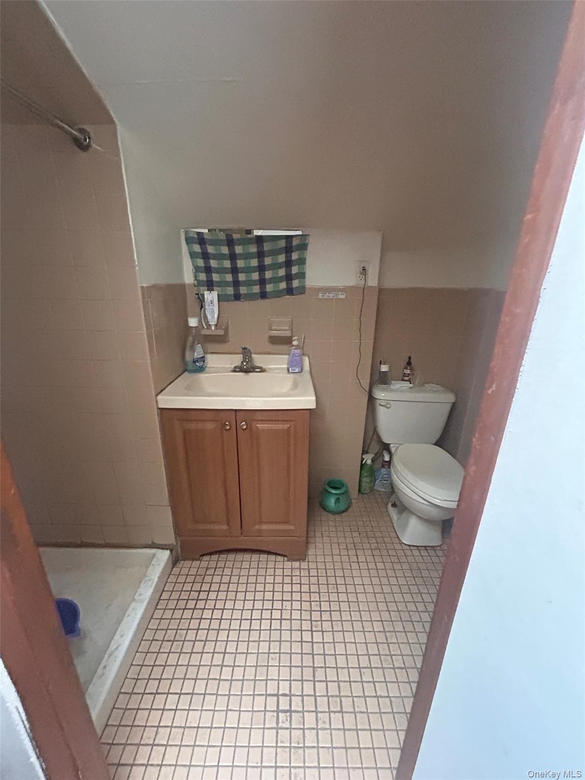 #9 photo, 42-34 Ithaca Street, קווינס Elmhurst , NY 11373