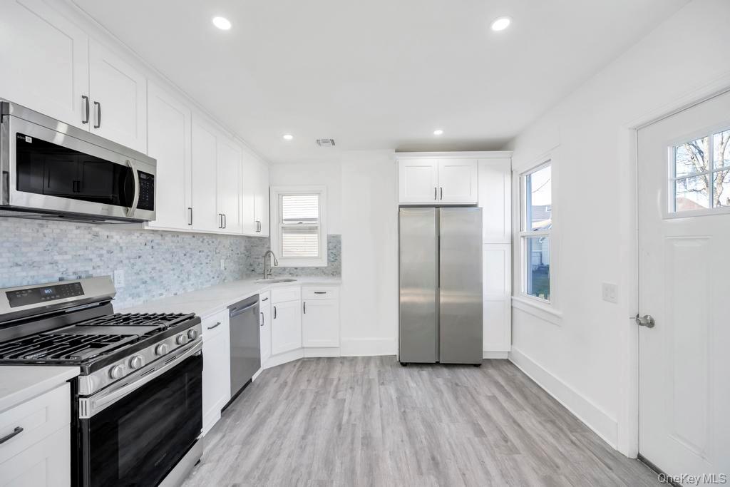 #16 photo, 297 E Columbia Street, Hempstead , NY 11550