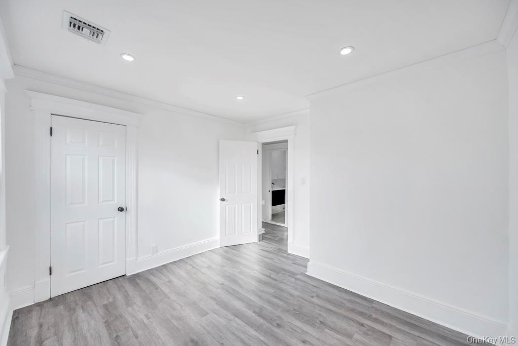 #19 photo, 297 E Columbia Street, Hempstead , NY 11550