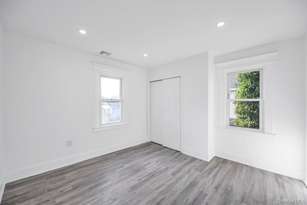 #20 photo, 297 E Columbia Street, Hempstead , NY 11550