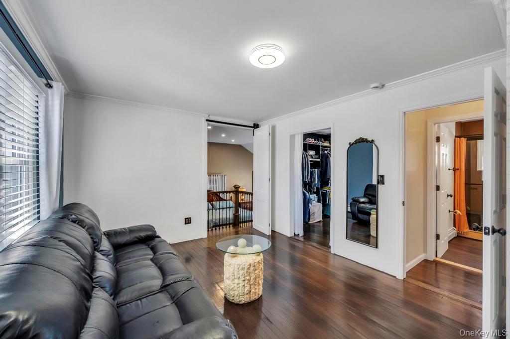 #16 photo, 460 Roquette Avenue, Floral Park , NY 11001