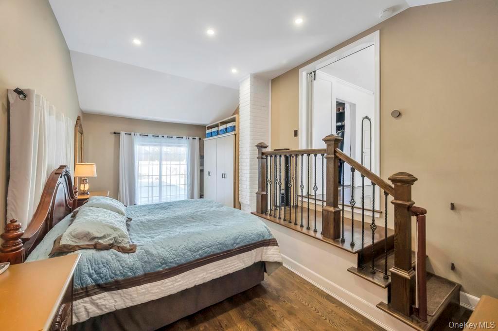 #18 photo, 460 Roquette Avenue, Floral Park , NY 11001