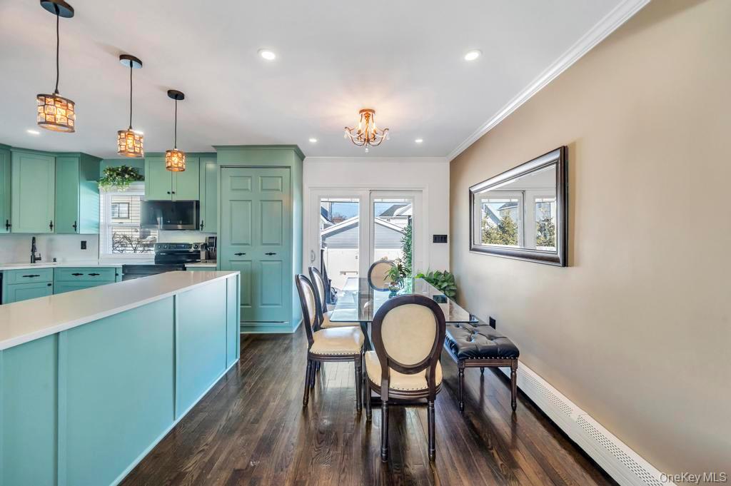 #8 photo, 460 Roquette Avenue, Floral Park , NY 11001