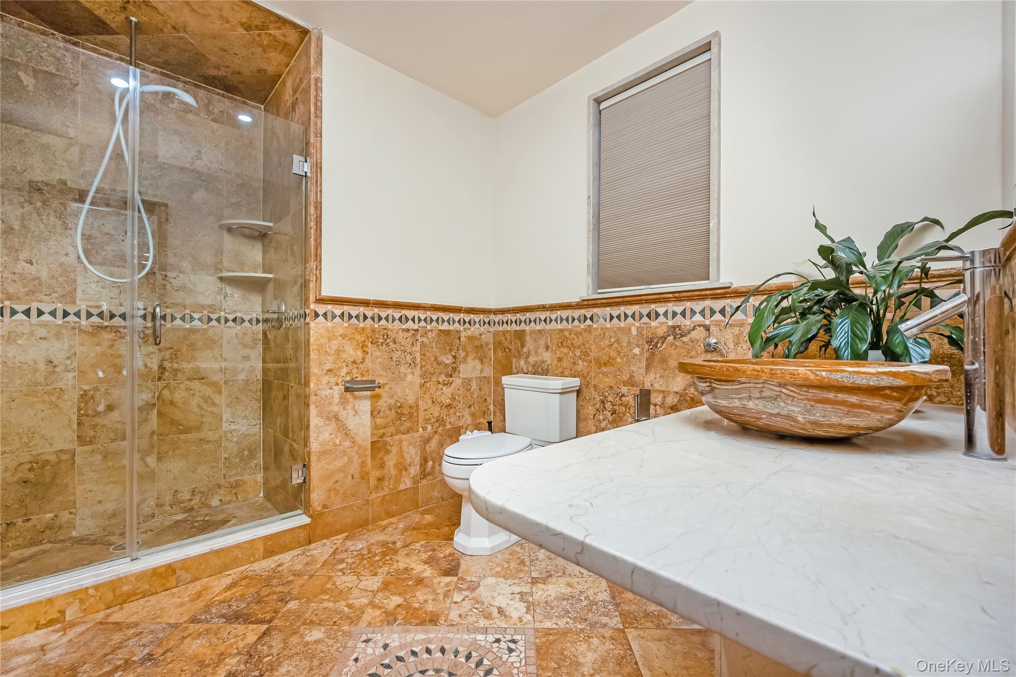 #13 photo, 47-56 Glenwood Street, कुईंस Little Neck , NY 11362