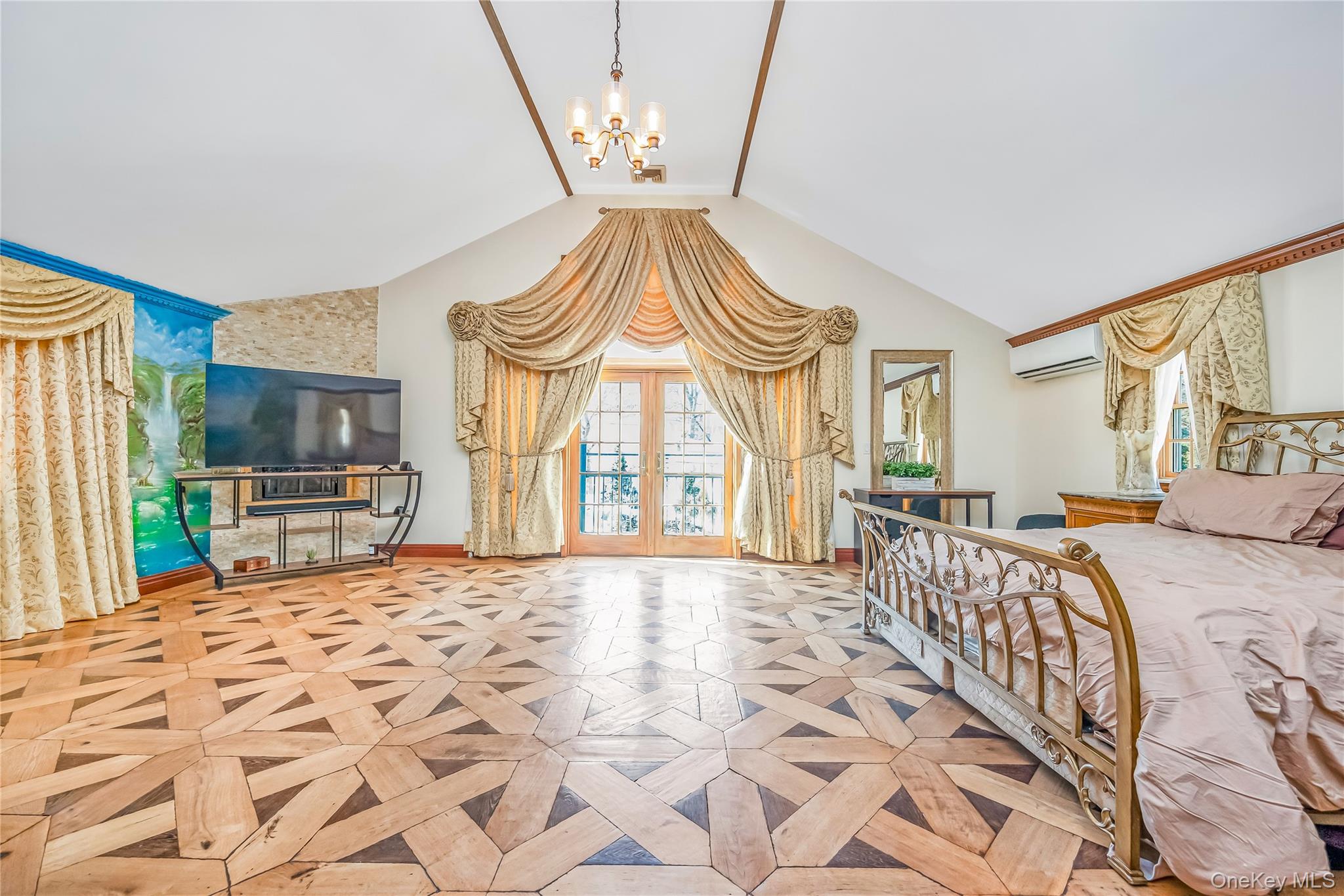 #15 photo, 47-56 Glenwood Street, कुईंस Little Neck , NY 11362