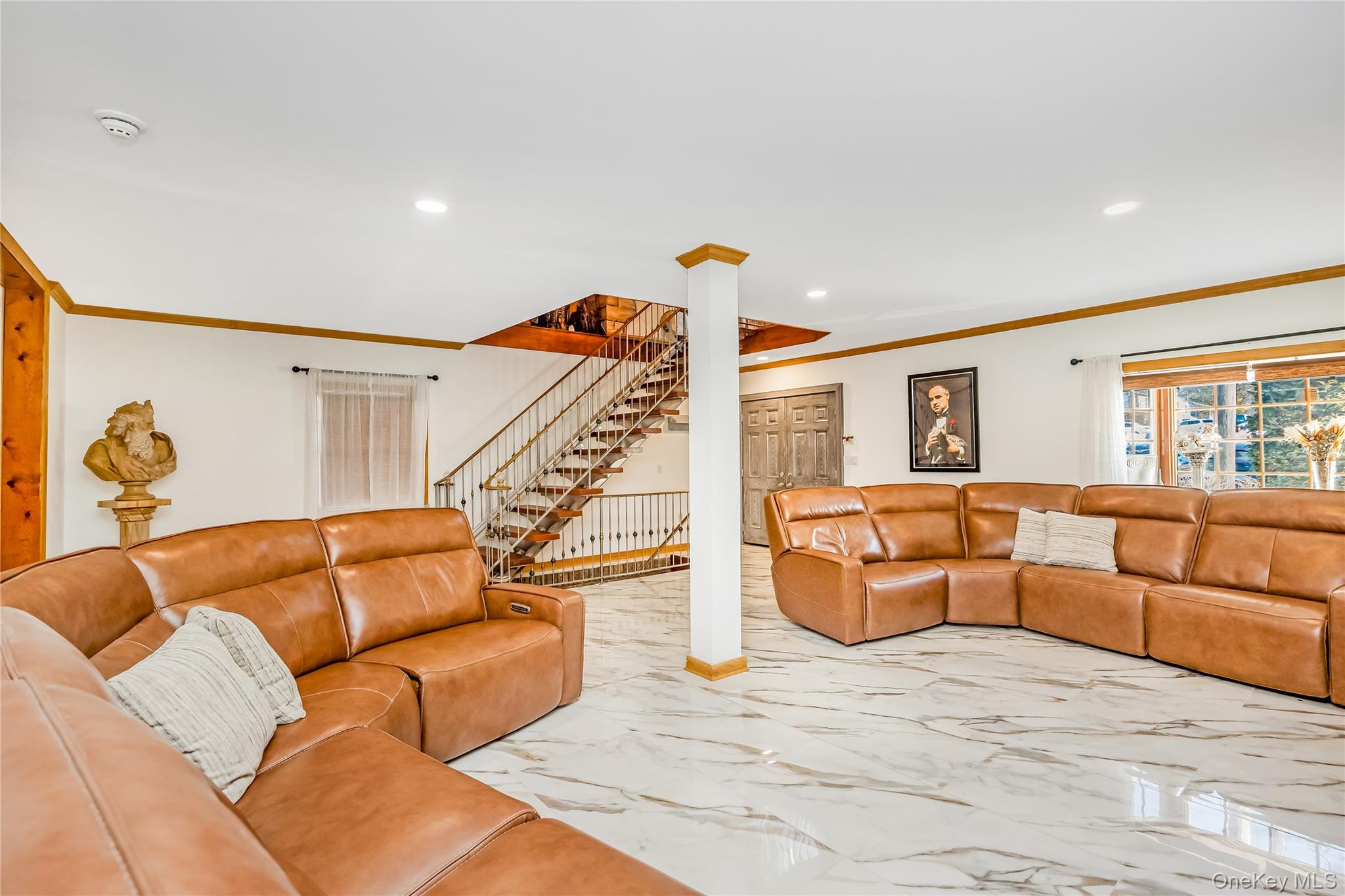 #2 photo, 47-56 Glenwood Street, कुईंस Little Neck , NY 11362