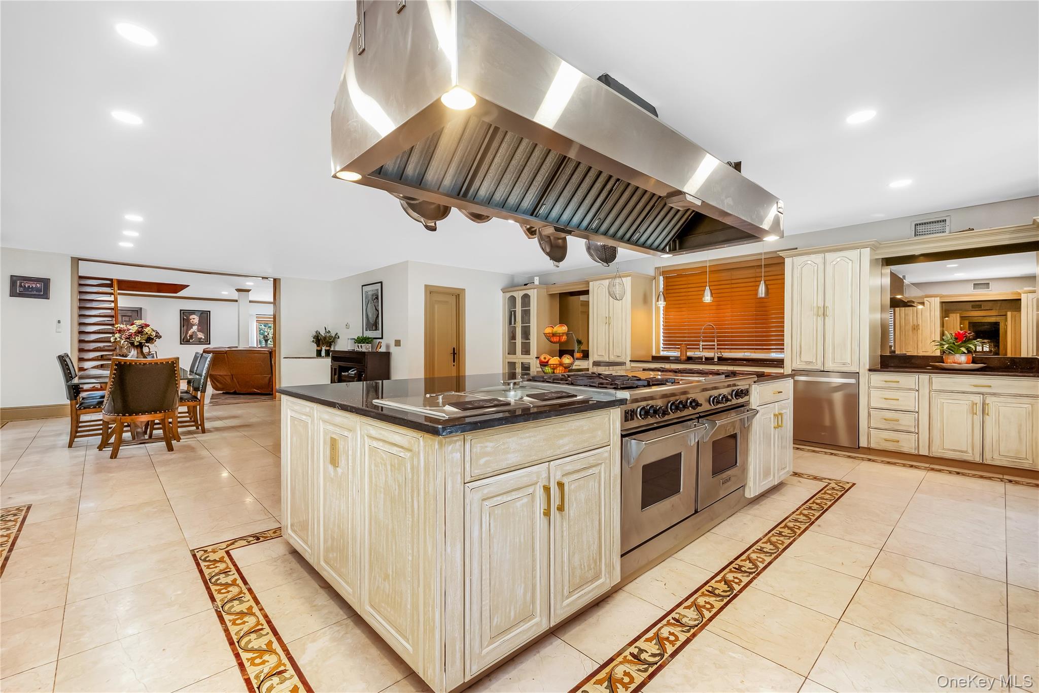 #7 photo, 47-56 Glenwood Street, कुईंस Little Neck , NY 11362