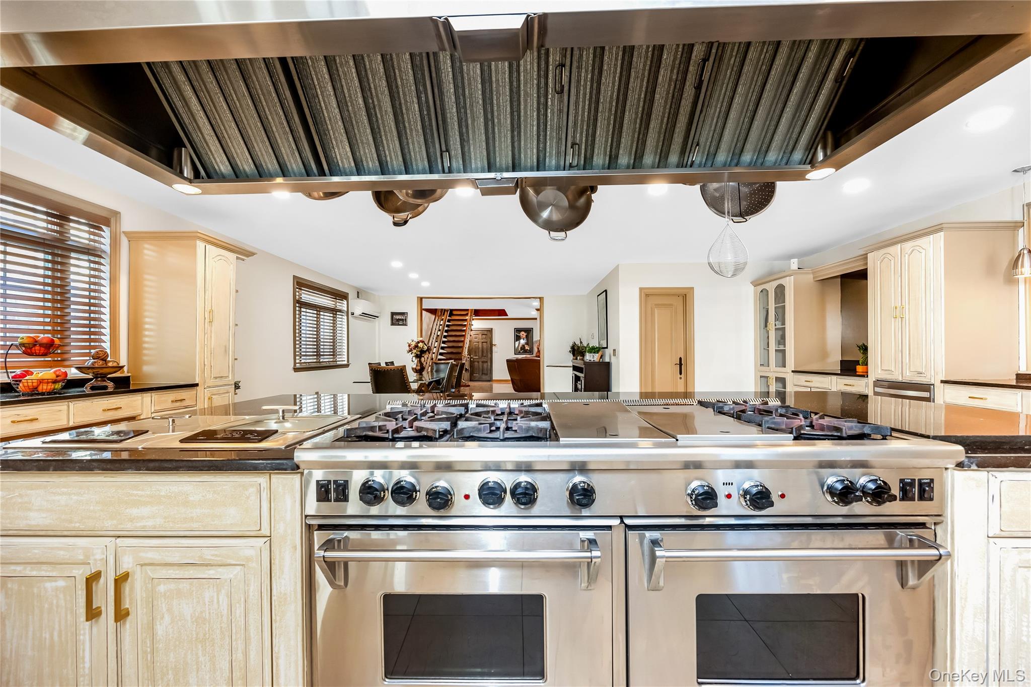 #8 photo, 47-56 Glenwood Street, कुईंस Little Neck , NY 11362