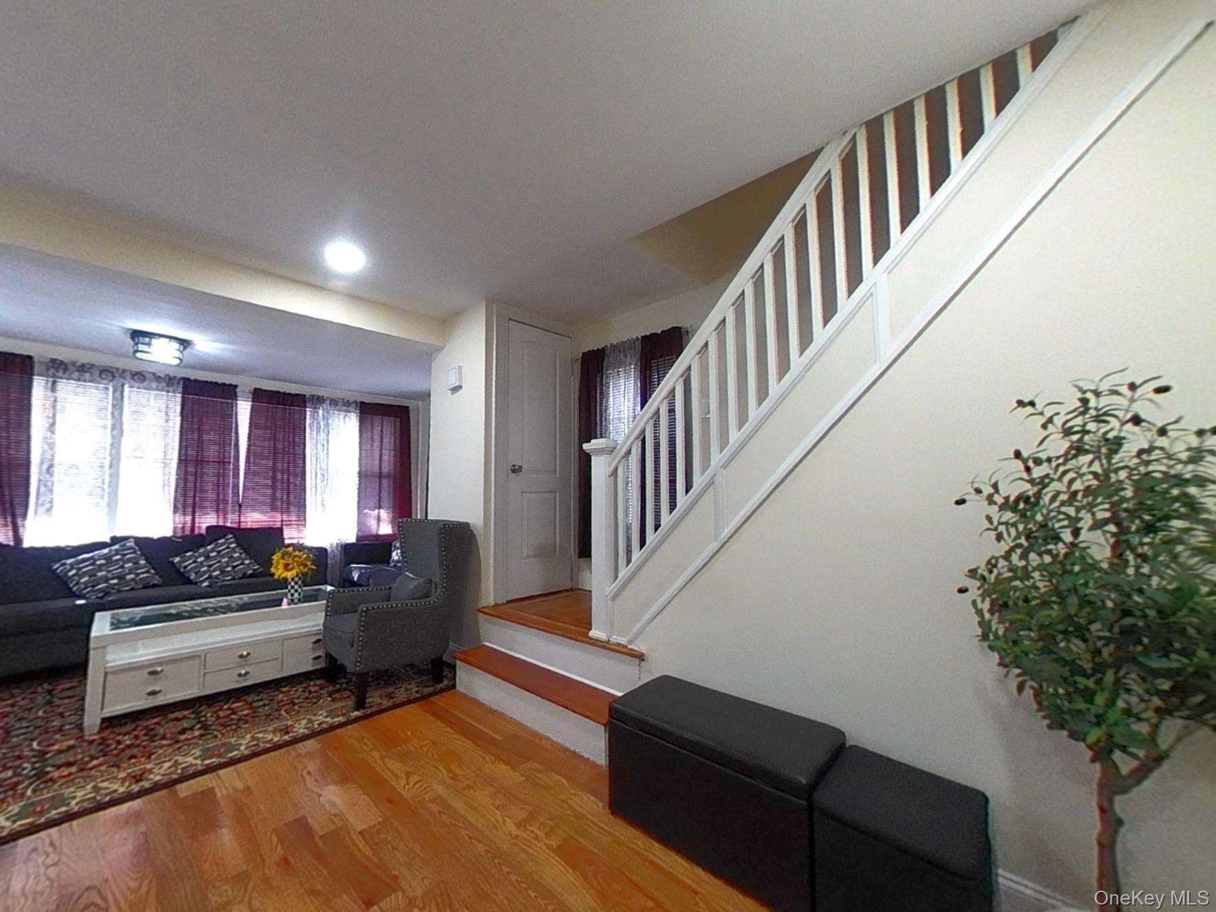 #4 photo, 9915 202nd Street, Куинс ‖ Hollis , NY 11423