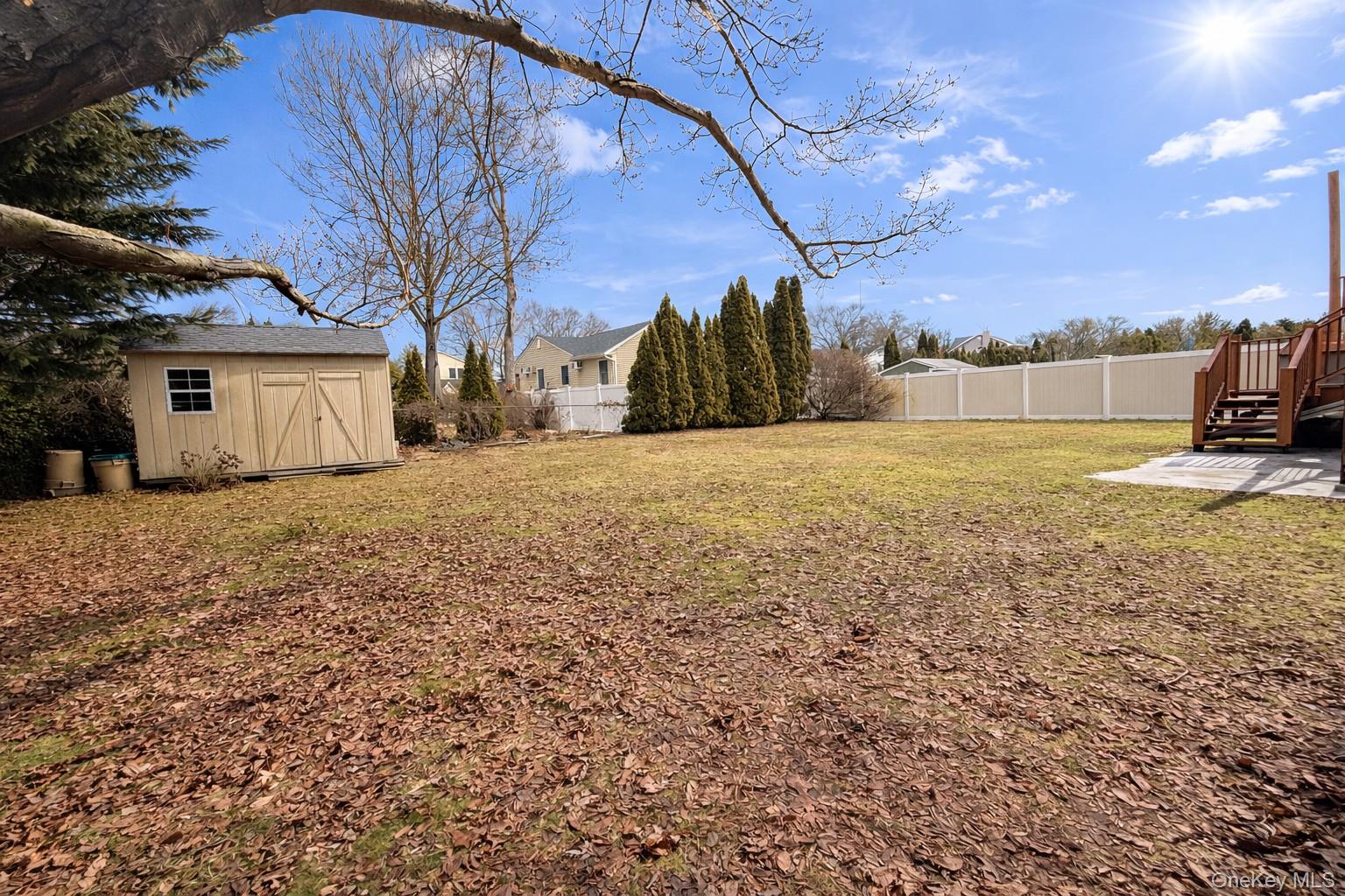 #19 photo, 9 Columbine Avenue, Islip , NY 11751