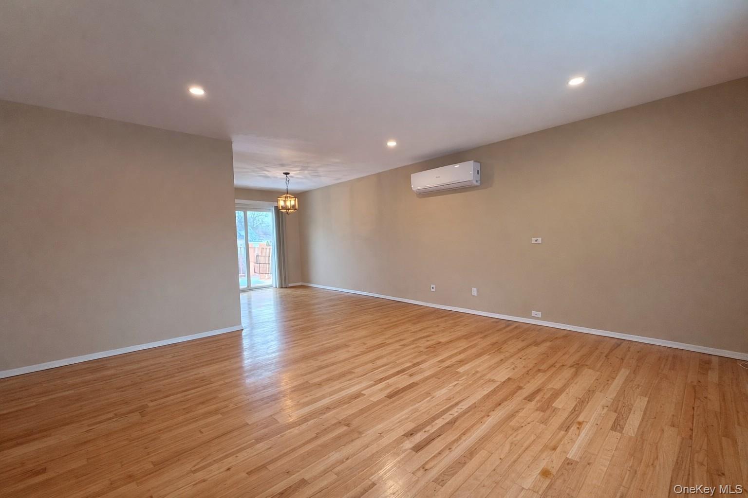 #3 photo, 9 Columbine Avenue, Islip , NY 11751