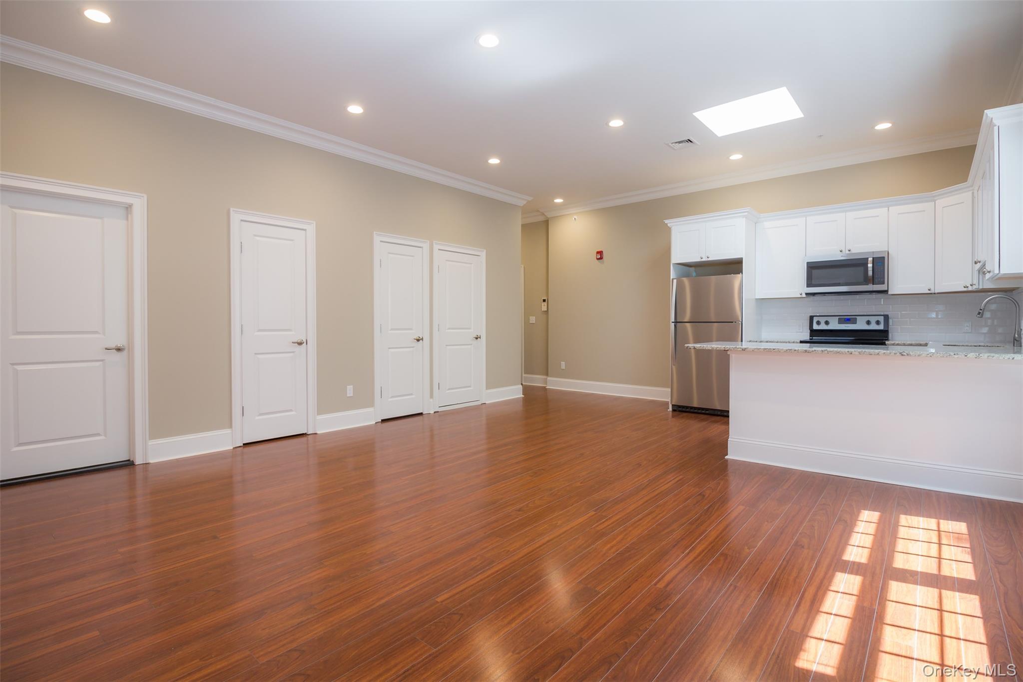 #2 photo, 41 - 3C Green Street, Саффолк ‖ Huntington , NY 11743