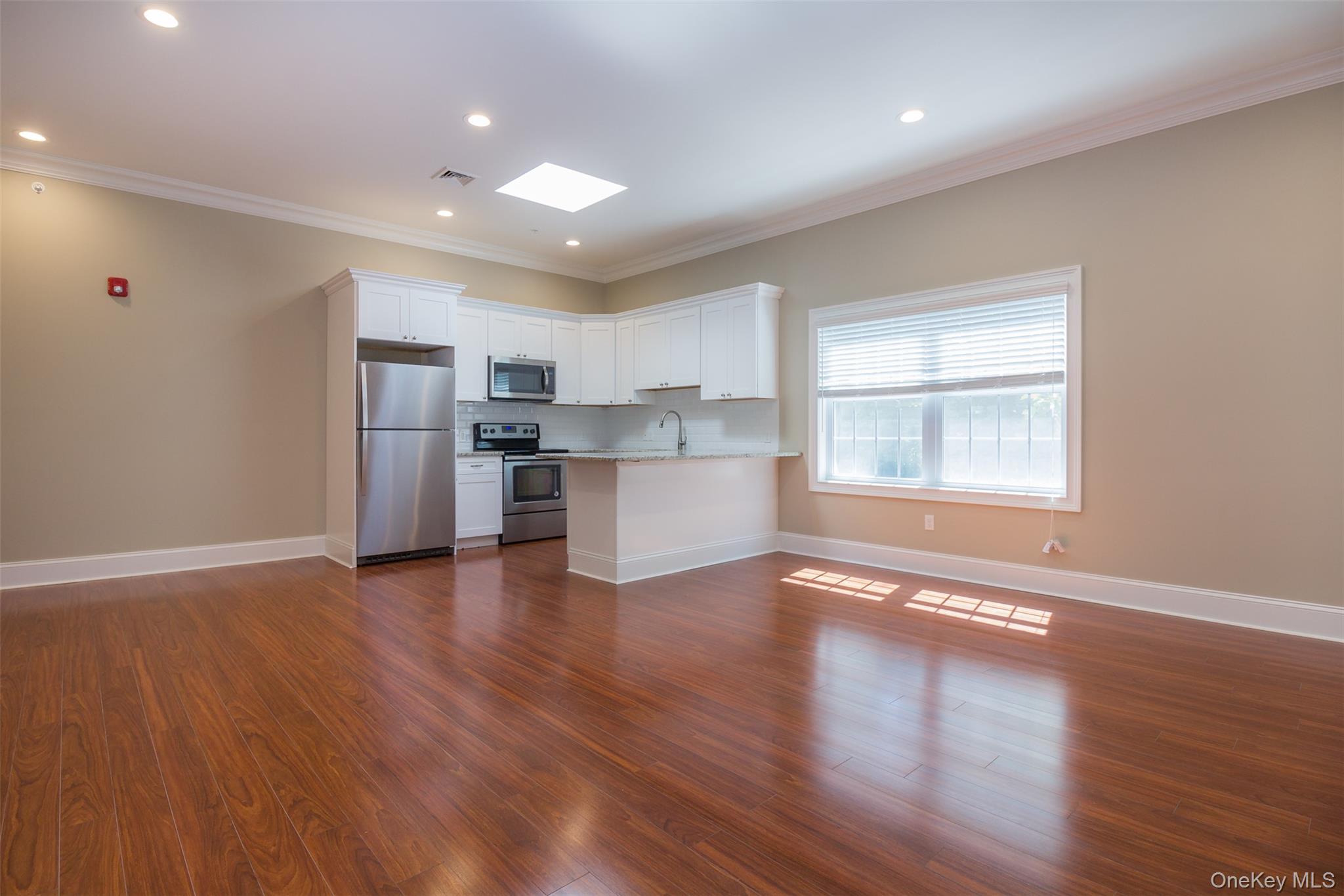 #3 photo, 41 - 3C Green Street, Саффолк ‖ Huntington , NY 11743