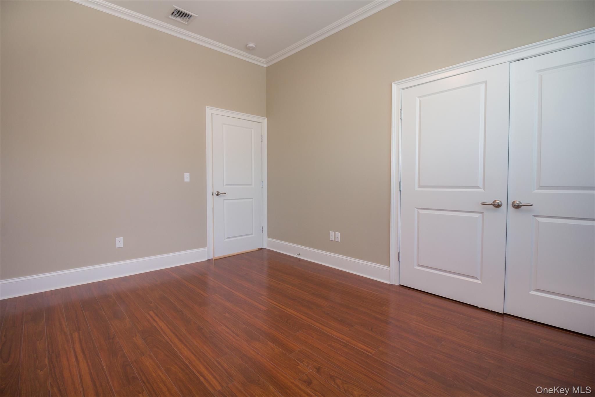 #8 photo, 41 - 3C Green Street, Саффолк ‖ Huntington , NY 11743