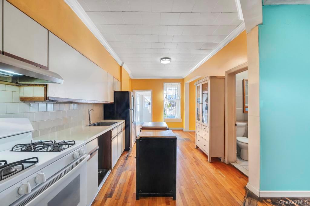 #17 photo, 6144 Eliot Avenue, Middle Village , NY 11379