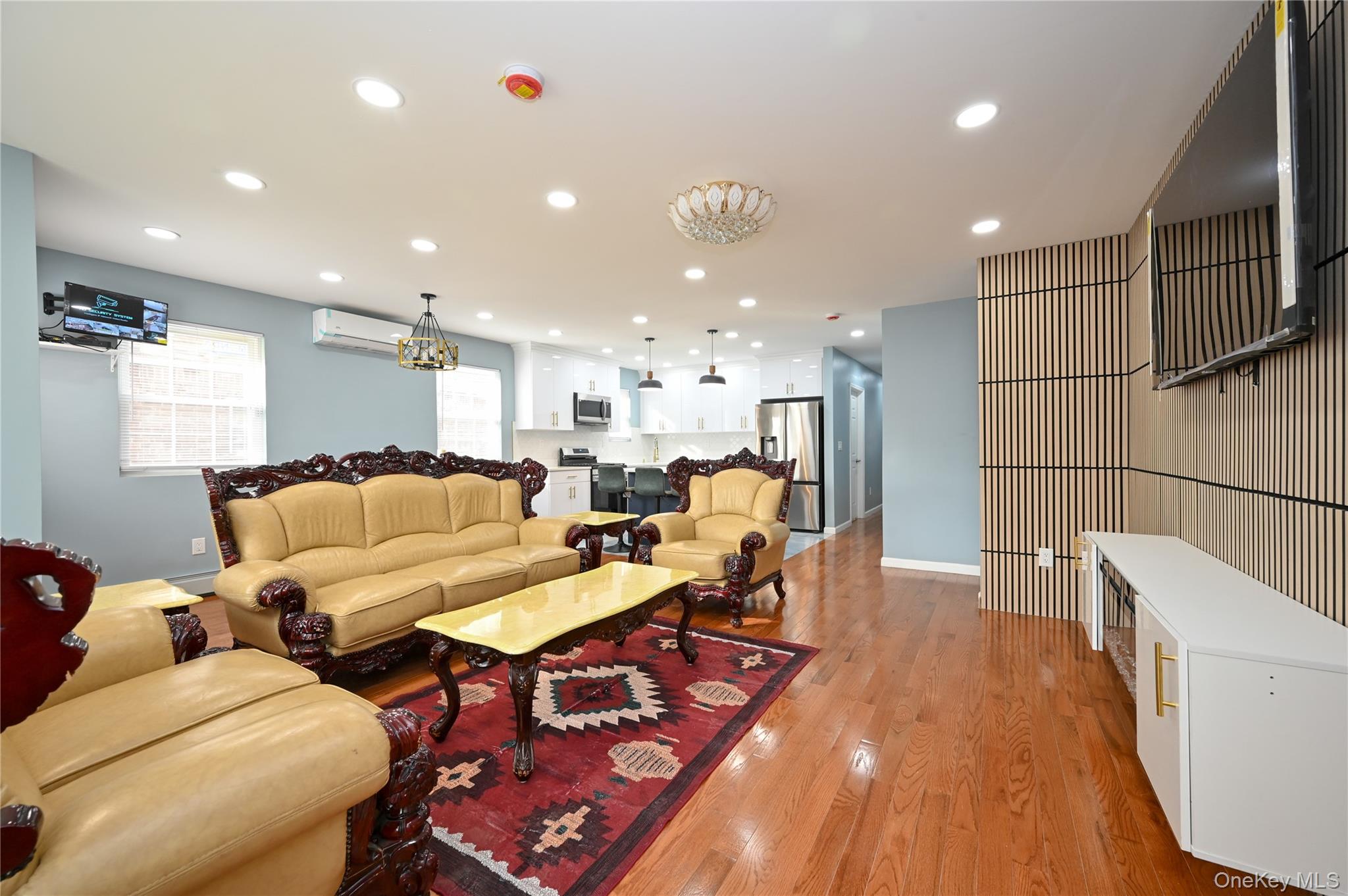 #2 photo, 198-19 118th Avenue, Saint Albans , NY 11412