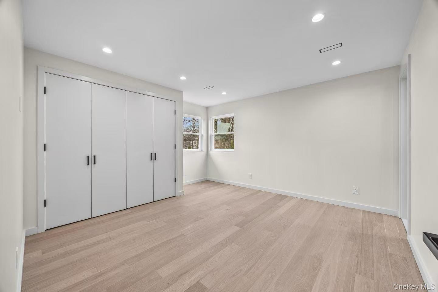 #13 photo, 5 Warren Place, Plainview , NY 11803