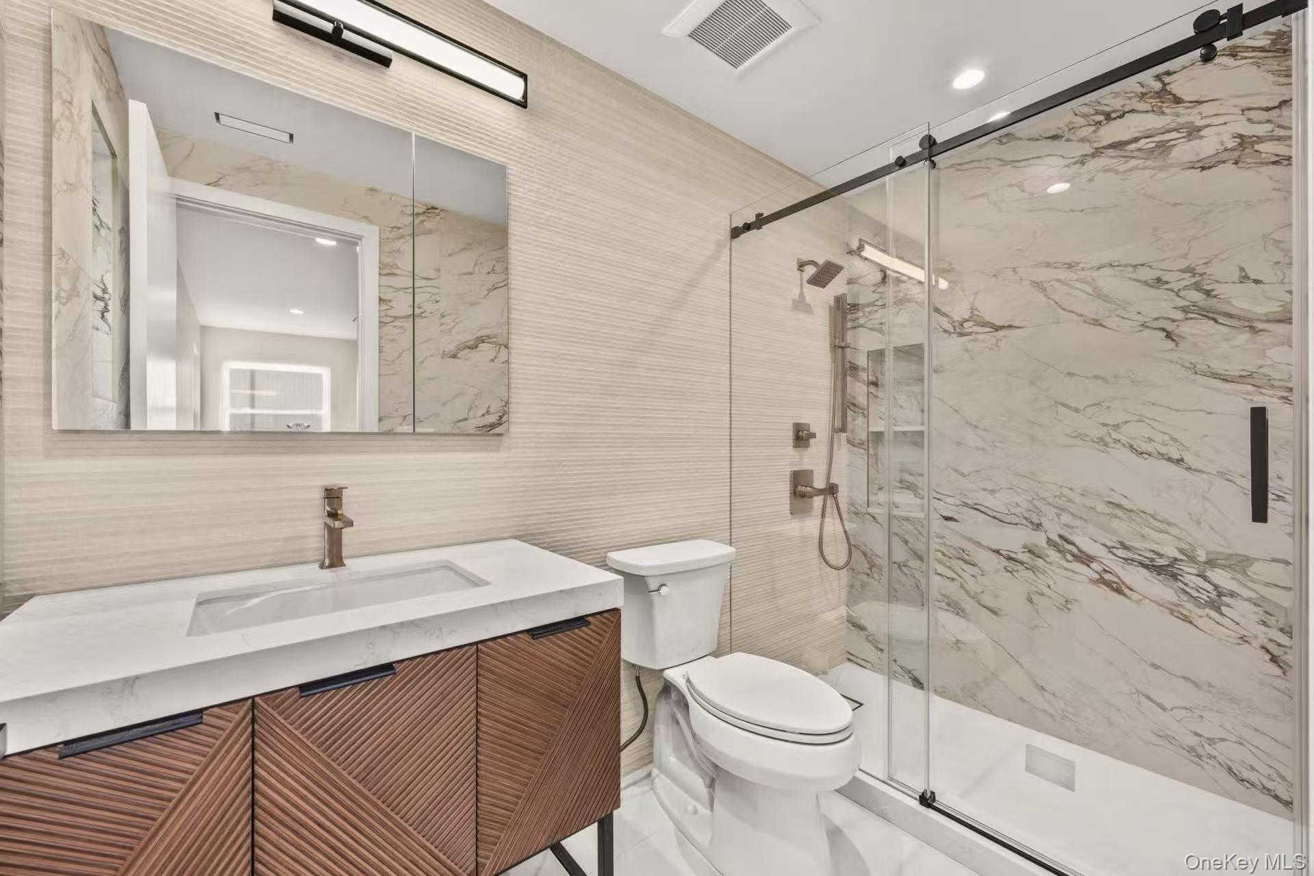 #14 photo, 5 Warren Place, Plainview , NY 11803