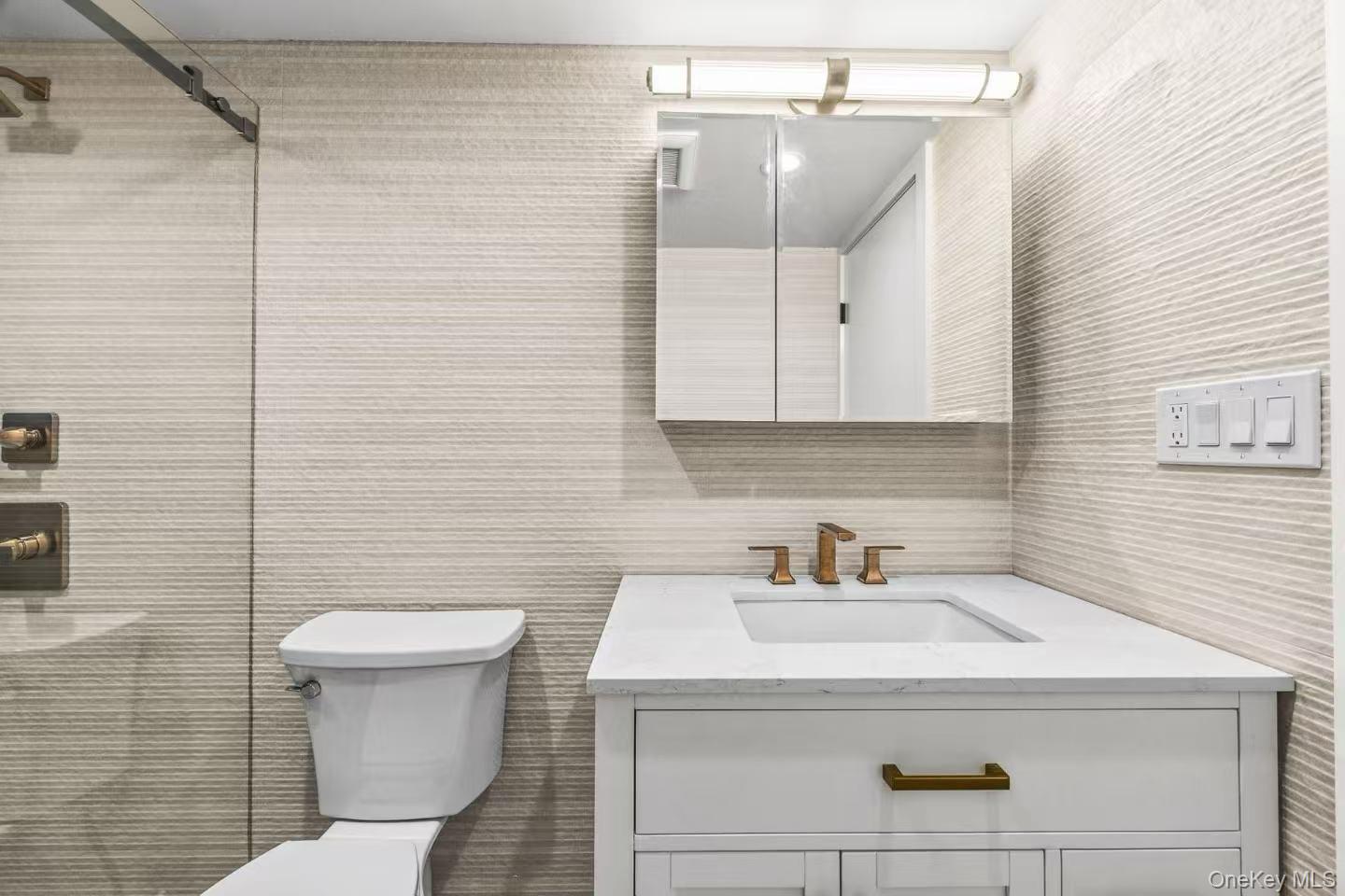 #18 photo, 5 Warren Place, Plainview , NY 11803