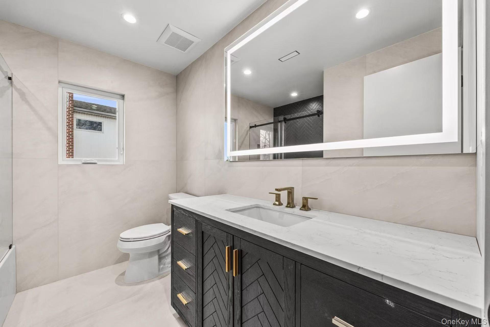 #19 photo, 5 Warren Place, Plainview , NY 11803