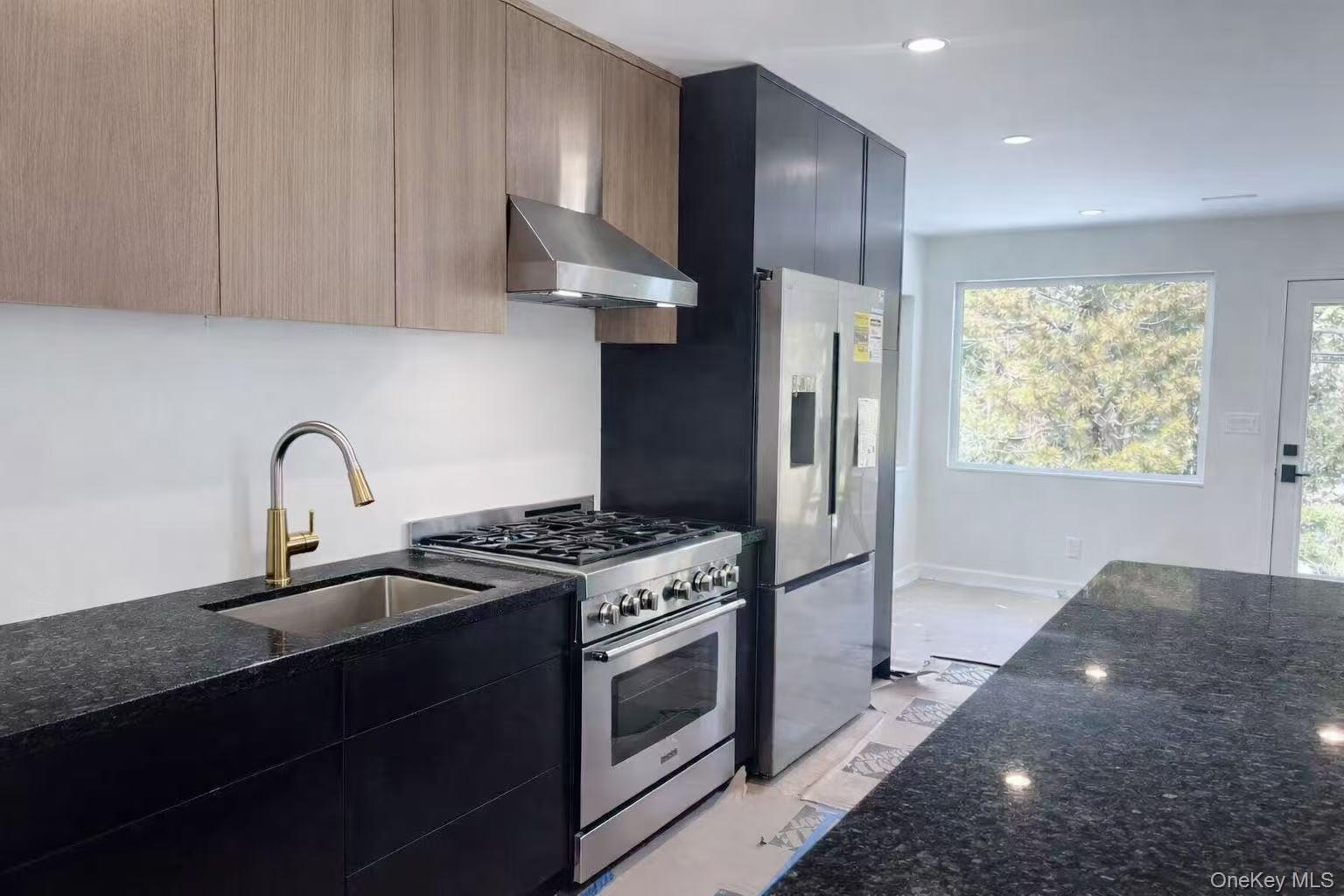 #3 photo, 5 Warren Place, Plainview , NY 11803