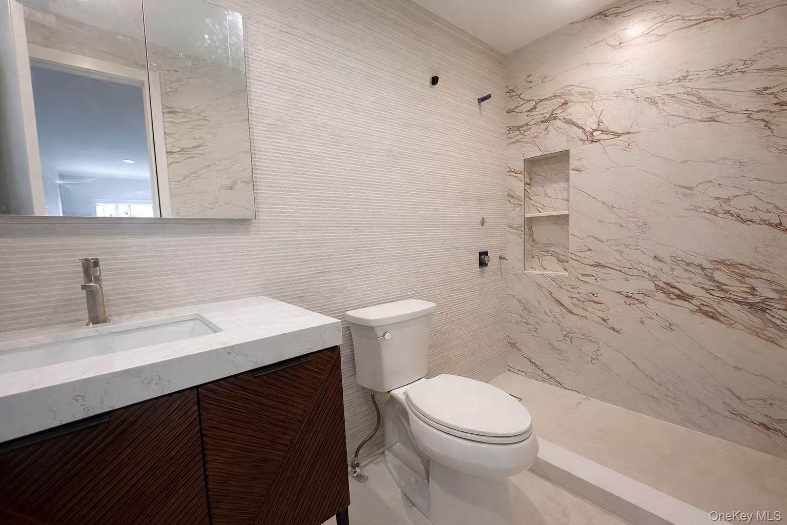 #4 photo, 5 Warren Place, Plainview , NY 11803