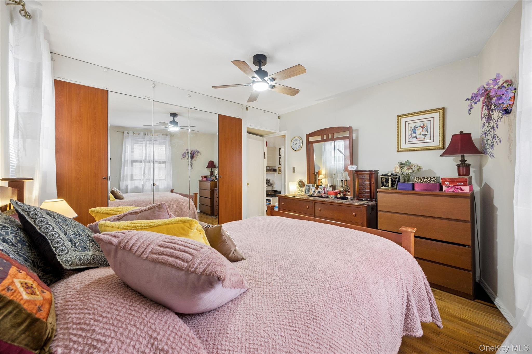 #14 photo, 139-05 85th Drive, Куинс ‖ Briarwood , NY 11435