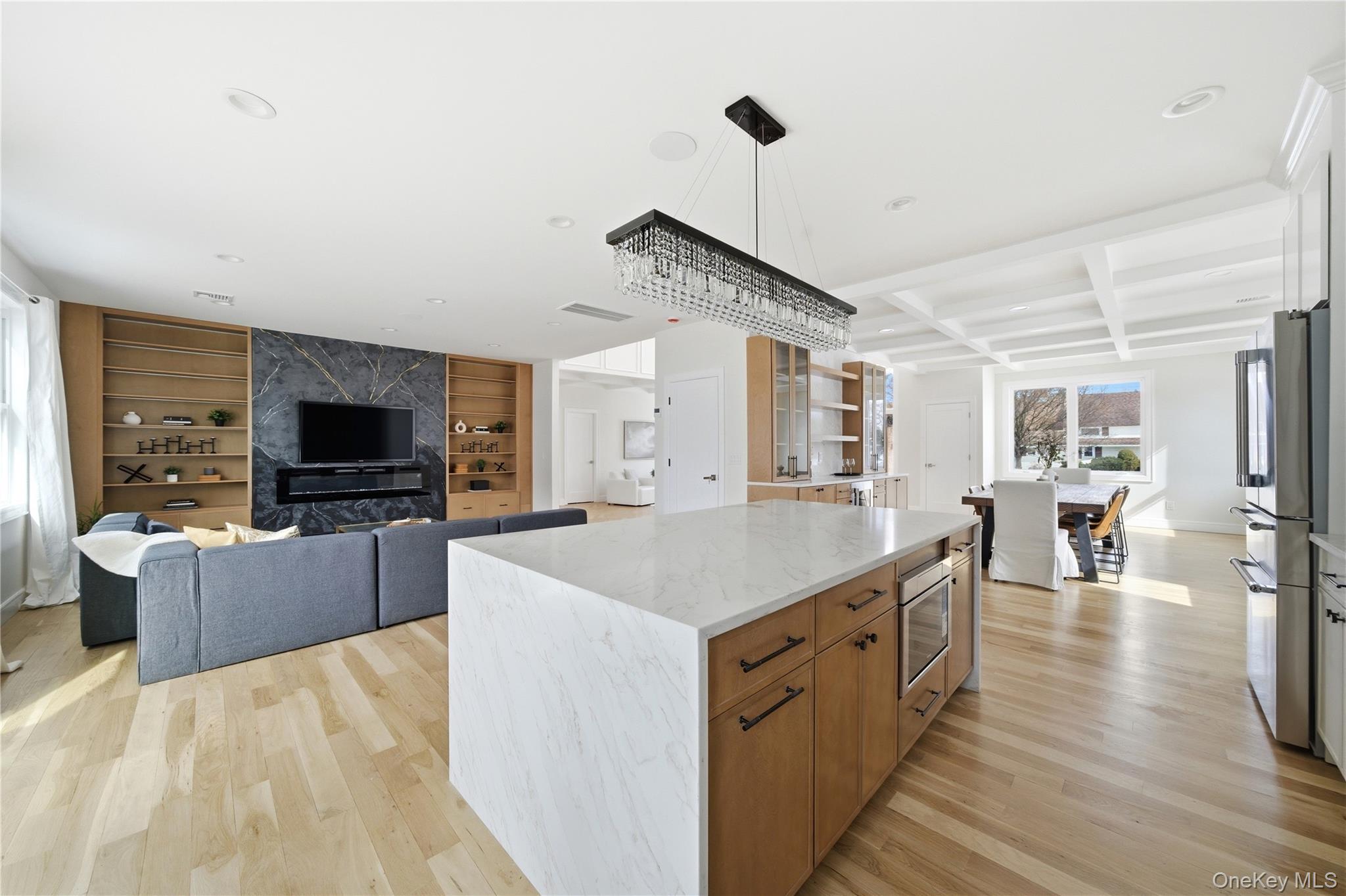 #16 photo, 19 Arrow Lane, Hicksville , NY 11801