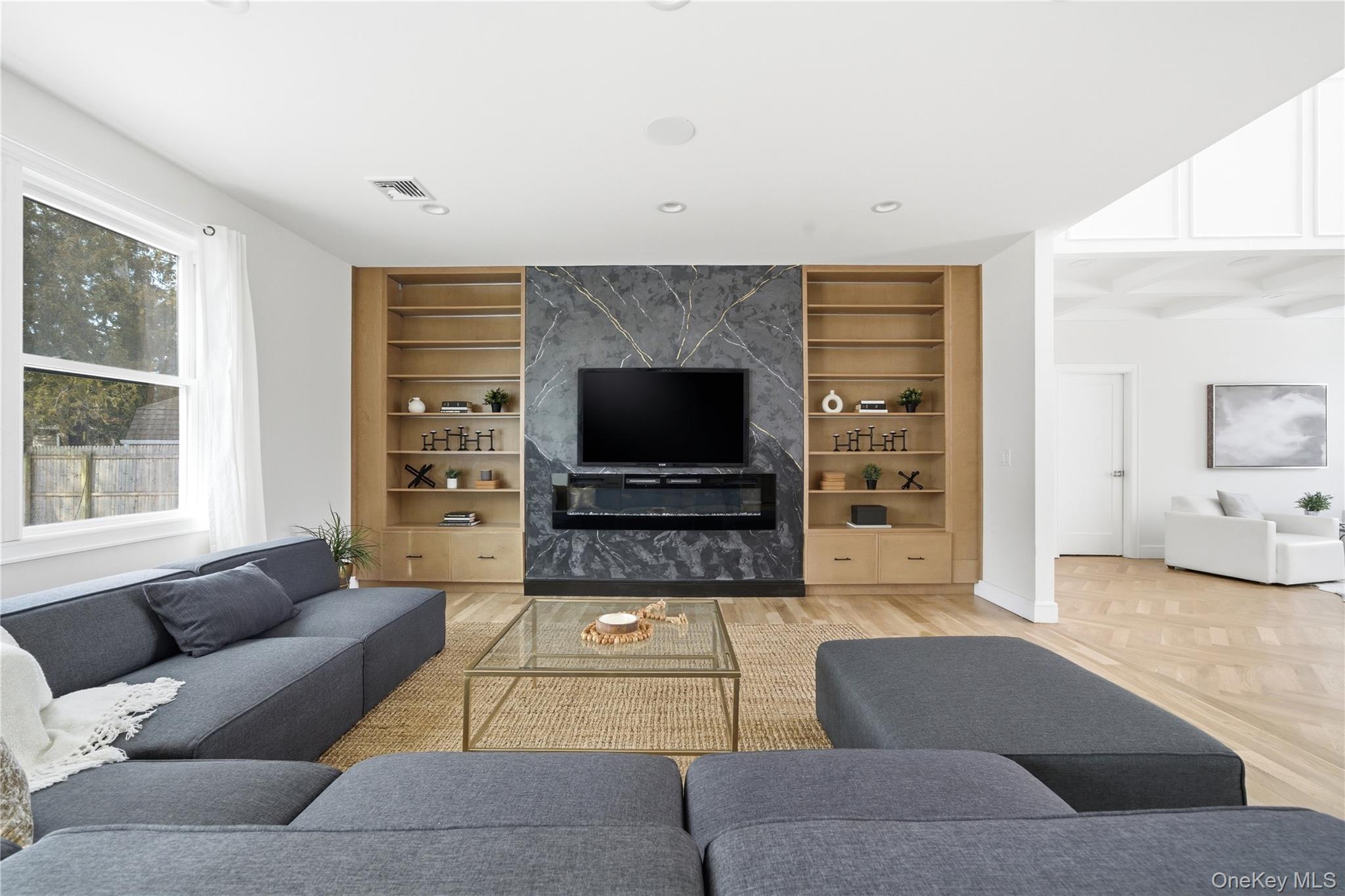 #8 photo, 19 Arrow Lane, Hicksville , NY 11801