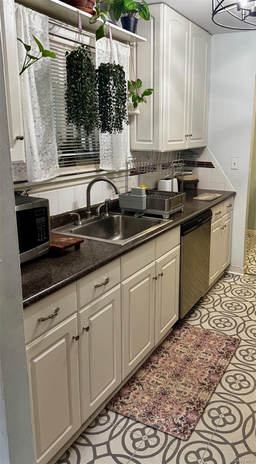 #8 photo, 50 Sterling Street, Beacon , NY 10508