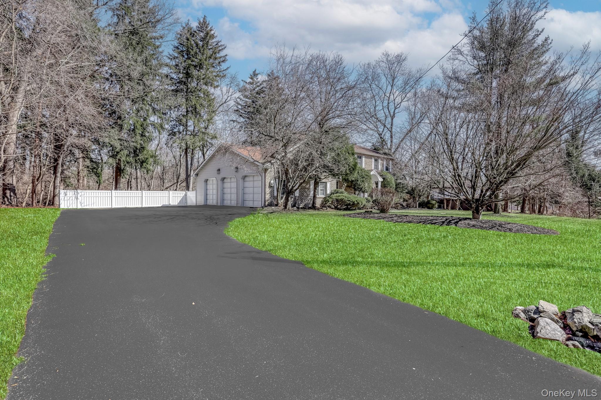 #2 photo, 4 Kings Gate Road, Suffern , NY 10901