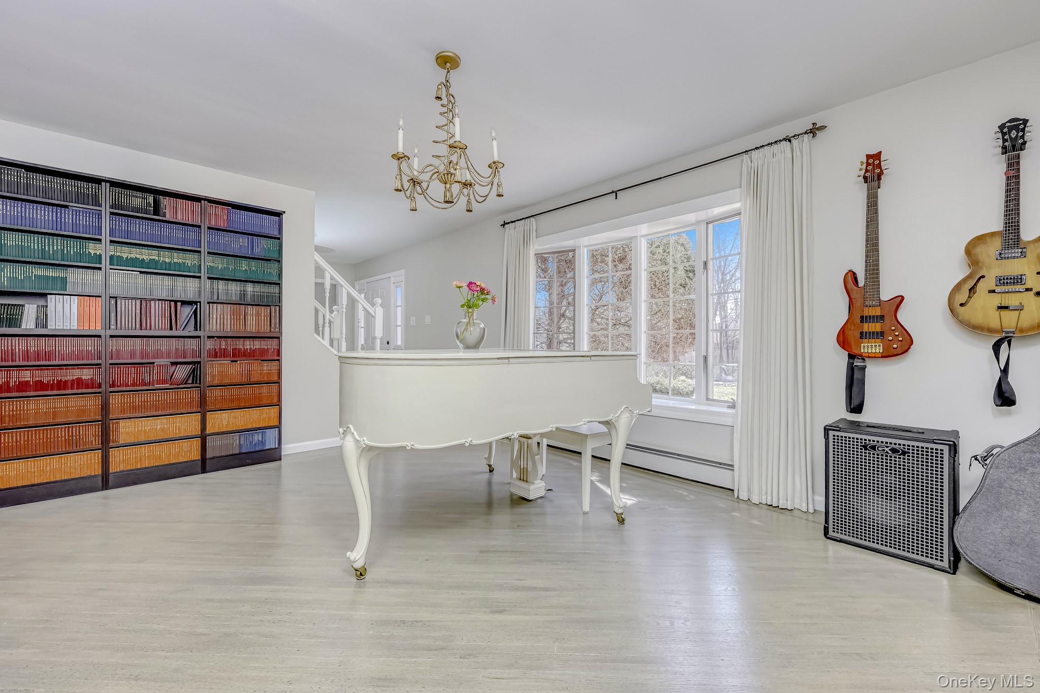 #9 photo, 4 Kings Gate Road, Suffern , NY 10901