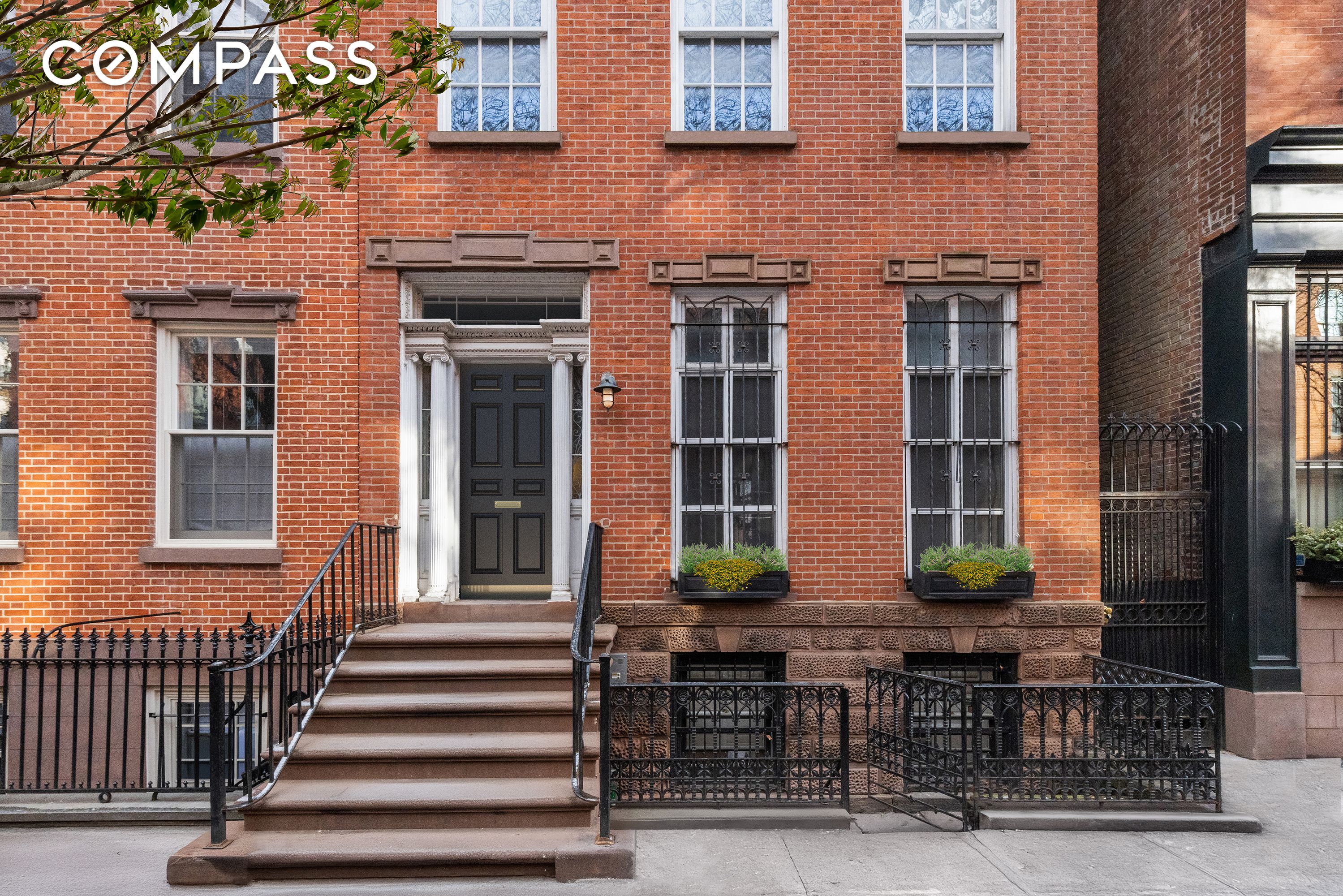 #1 photo, 262 W 11th Street, Манхэттен ‖ West Village , NY 10014