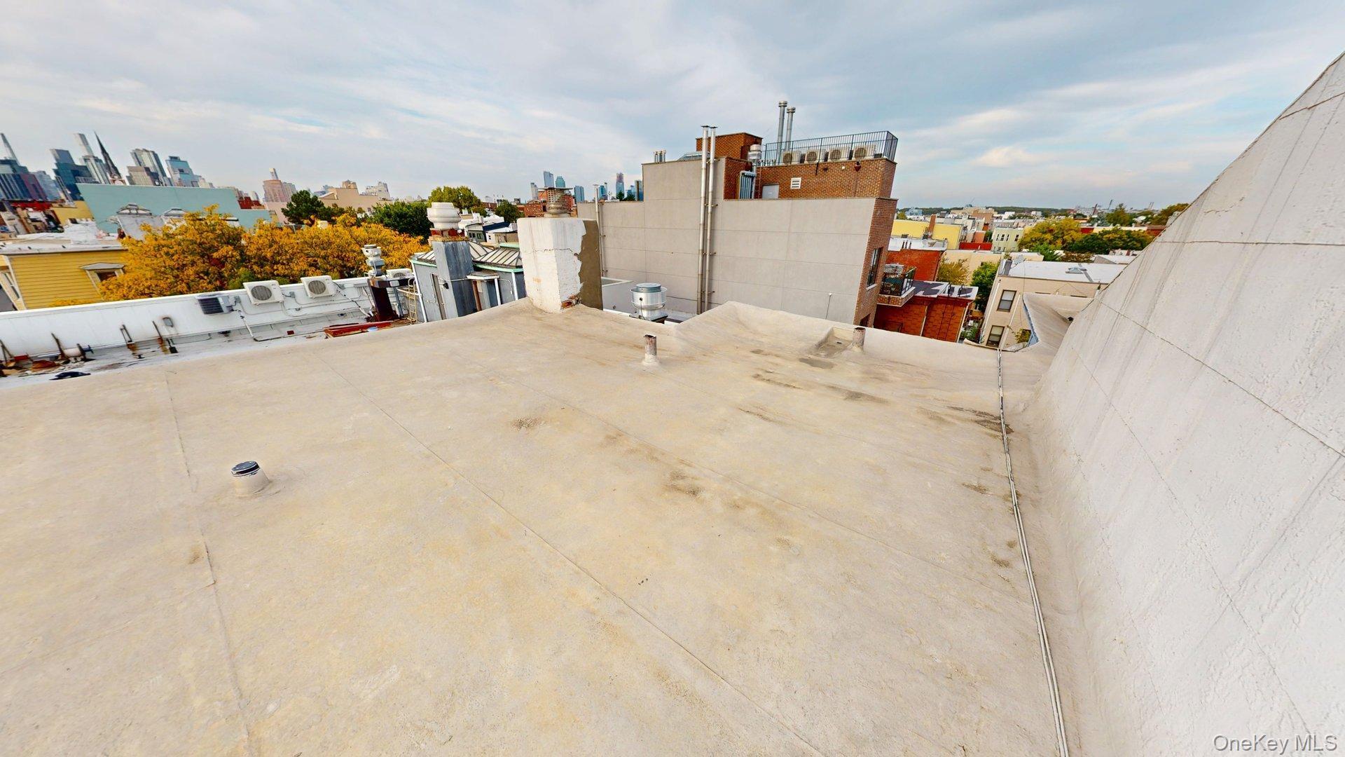 #10 photo, 688 Manhattan Avenue, Brooklyn , NY 11222