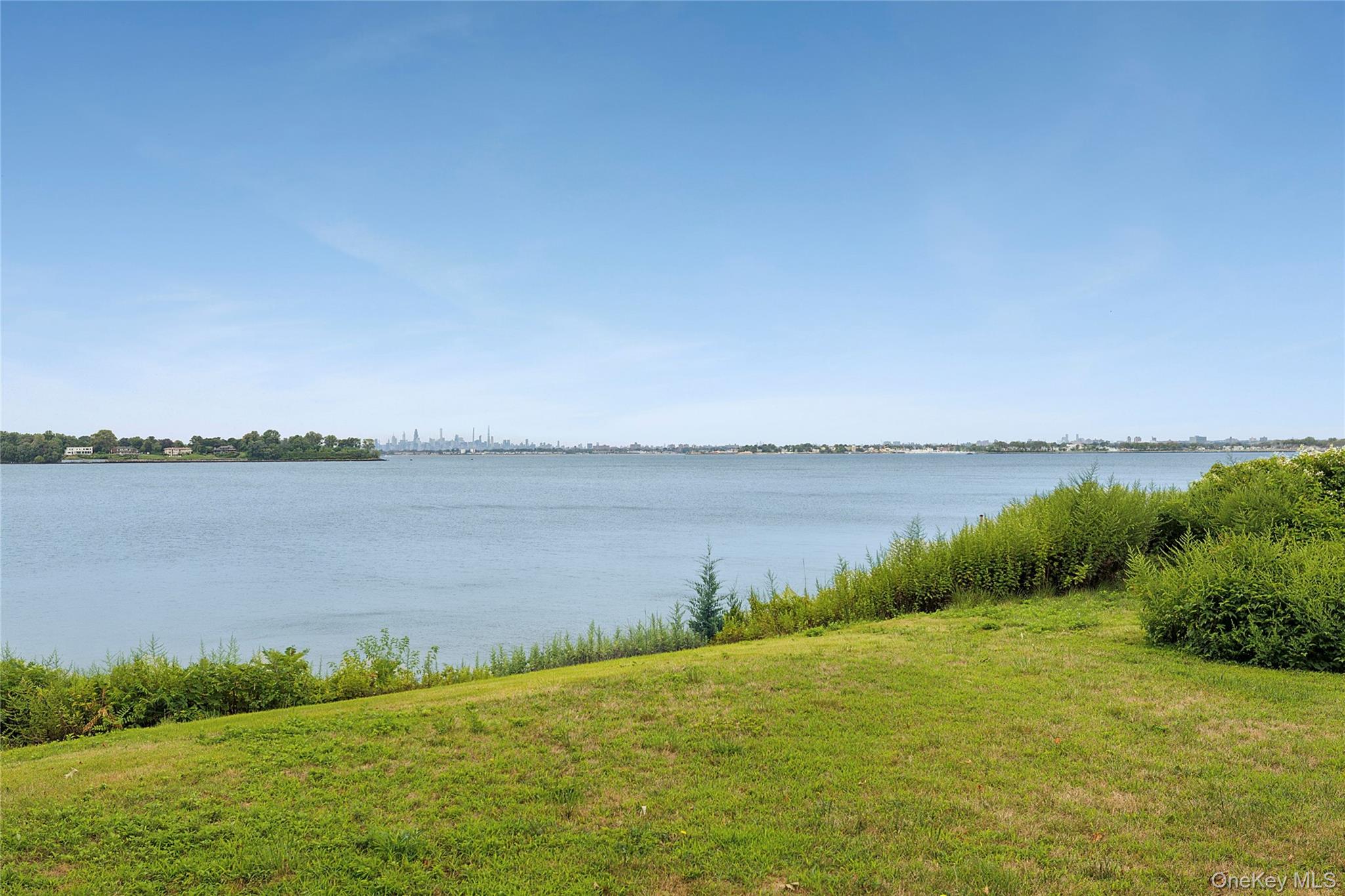 #9 photo, 45 Cedar Lane, Port Washington , NY 11050