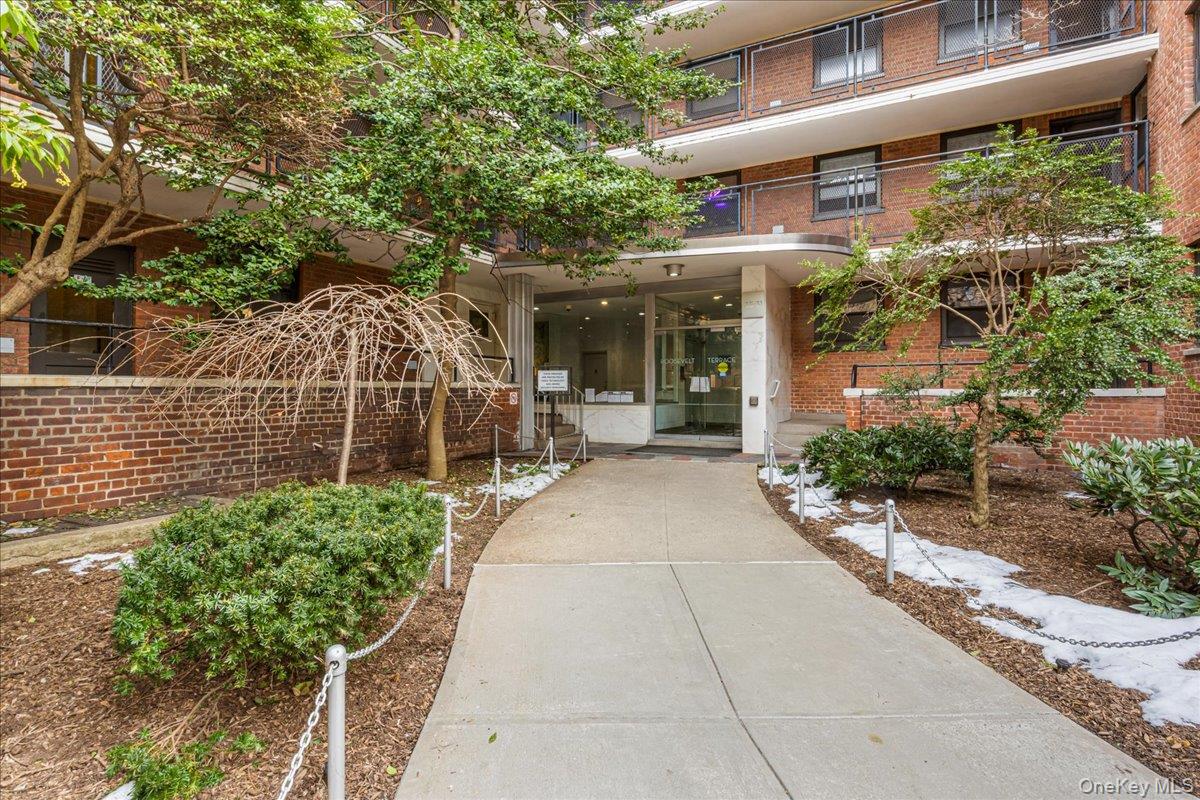 #17 photo, 35-31 85th Street, Куинс ‖ Jackson Heights , NY 11372