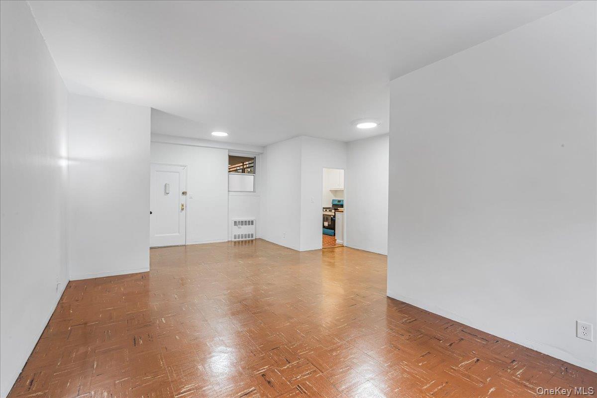 #4 photo, 35-31 85th Street, Куинс ‖ Jackson Heights , NY 11372