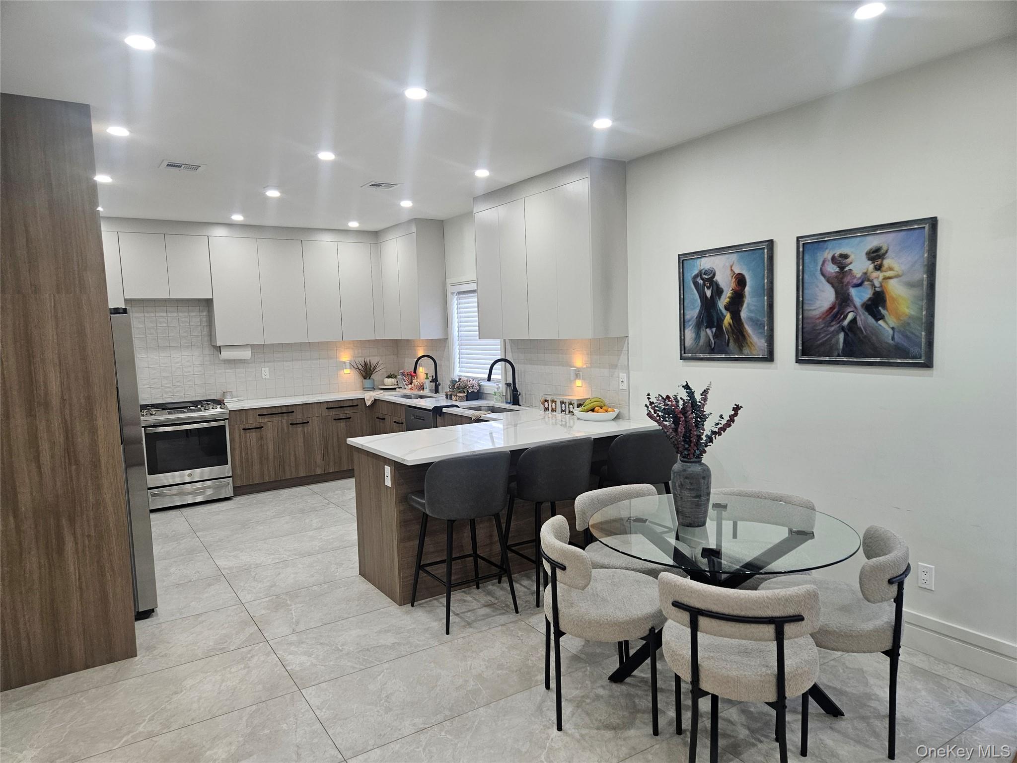 #7 photo, 344 bayview, מחוז נסאו Inwood , NY 11096