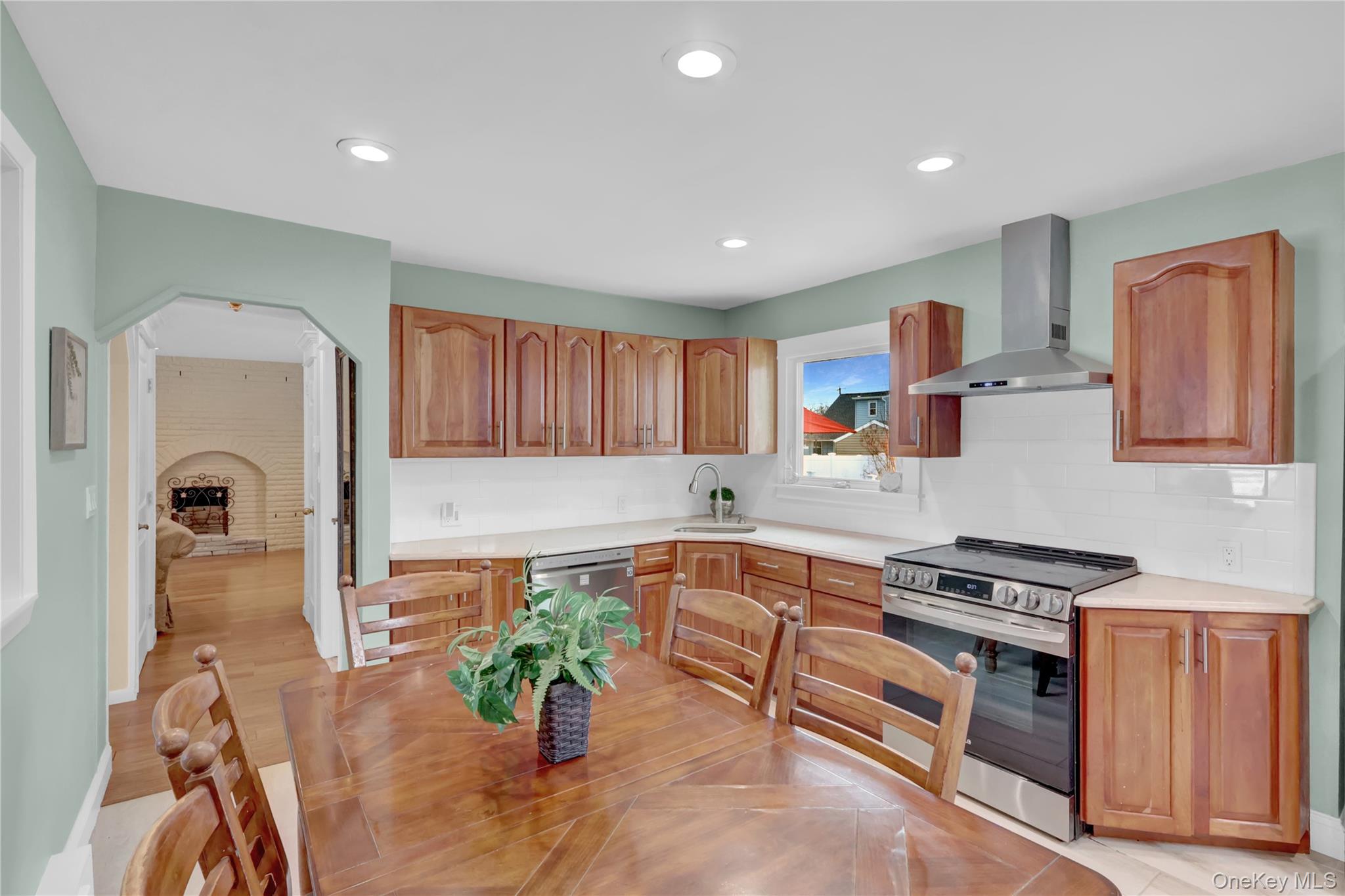 #10 photo, 59 Lincoln Boulevard, Bethpage , NY 11714