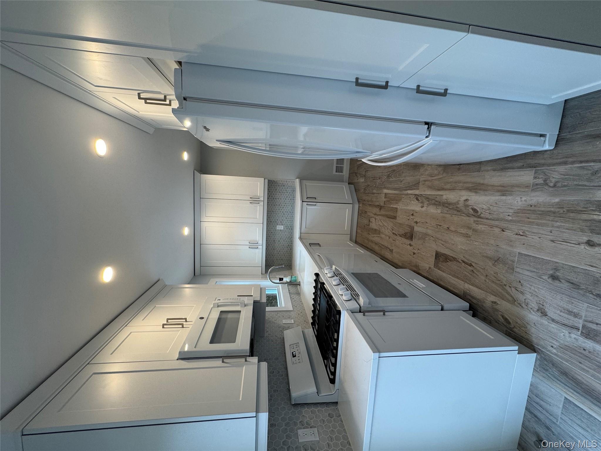 #8 photo, 3 Vine Court, Centereach , NY 11720