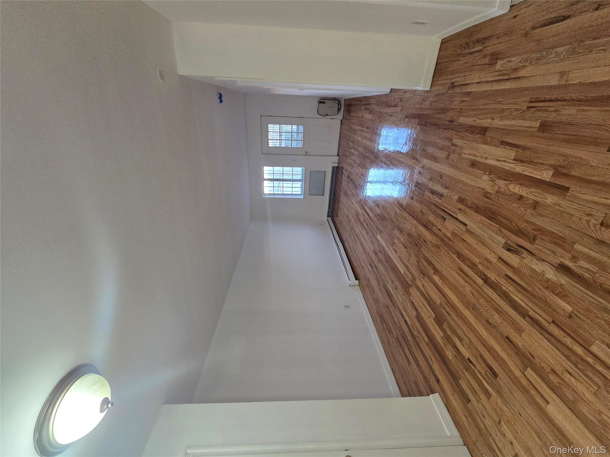 #3 photo, 22-11 119th Street, קווינס College Point , NY 11356