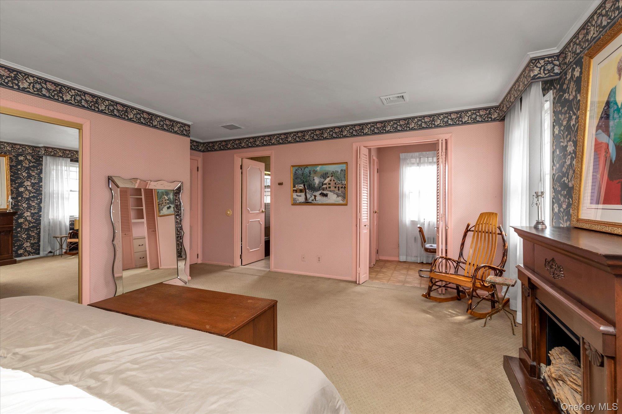 #12 photo, 104 E. Melrose Street, Нассау ‖ Valley Stream , NY 11580