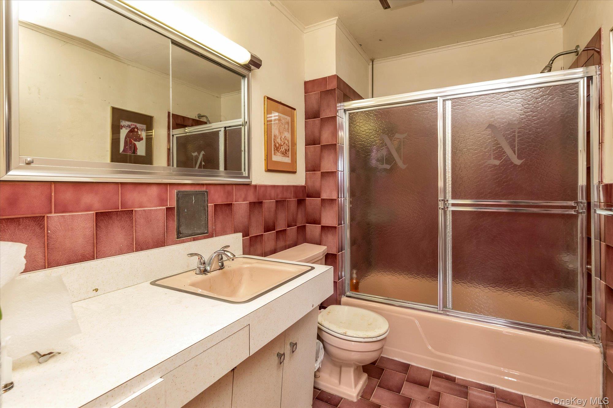 #18 photo, 104 E. Melrose Street, Нассау ‖ Valley Stream , NY 11580