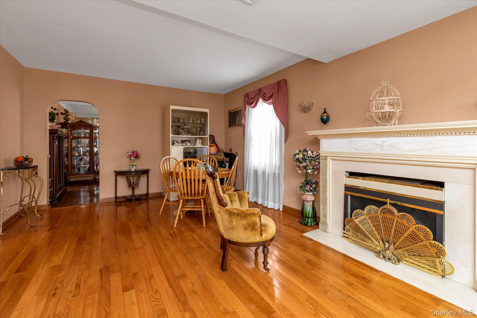 #3 photo, 104 E. Melrose Street, Нассау ‖ Valley Stream , NY 11580