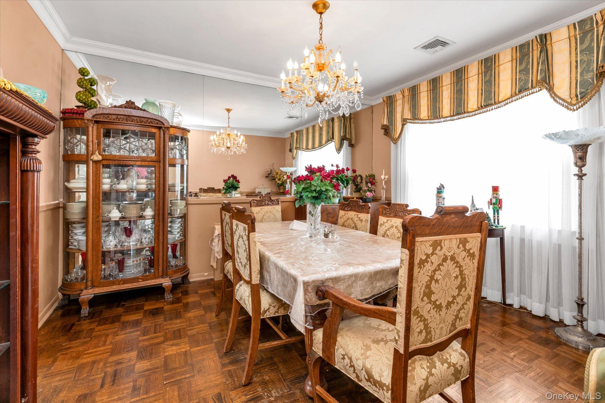 #6 photo, 104 E. Melrose Street, Нассау ‖ Valley Stream , NY 11580