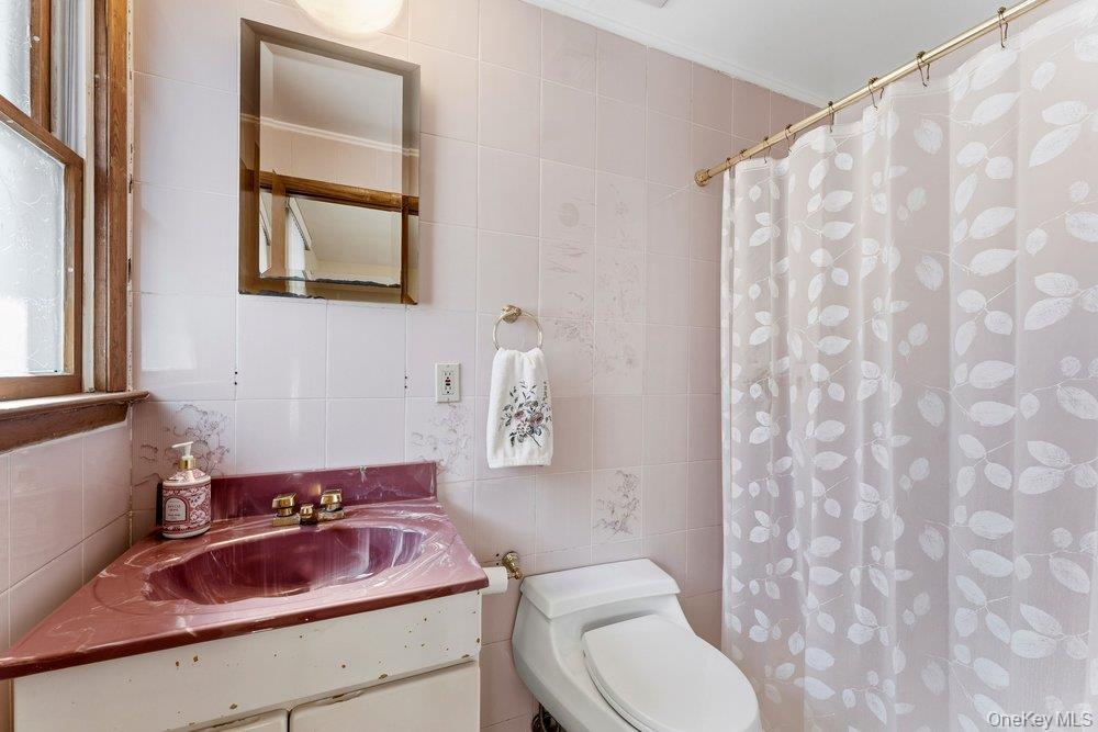 #19 photo, 16023 23rd Avenue, Whitestone , NY 11357